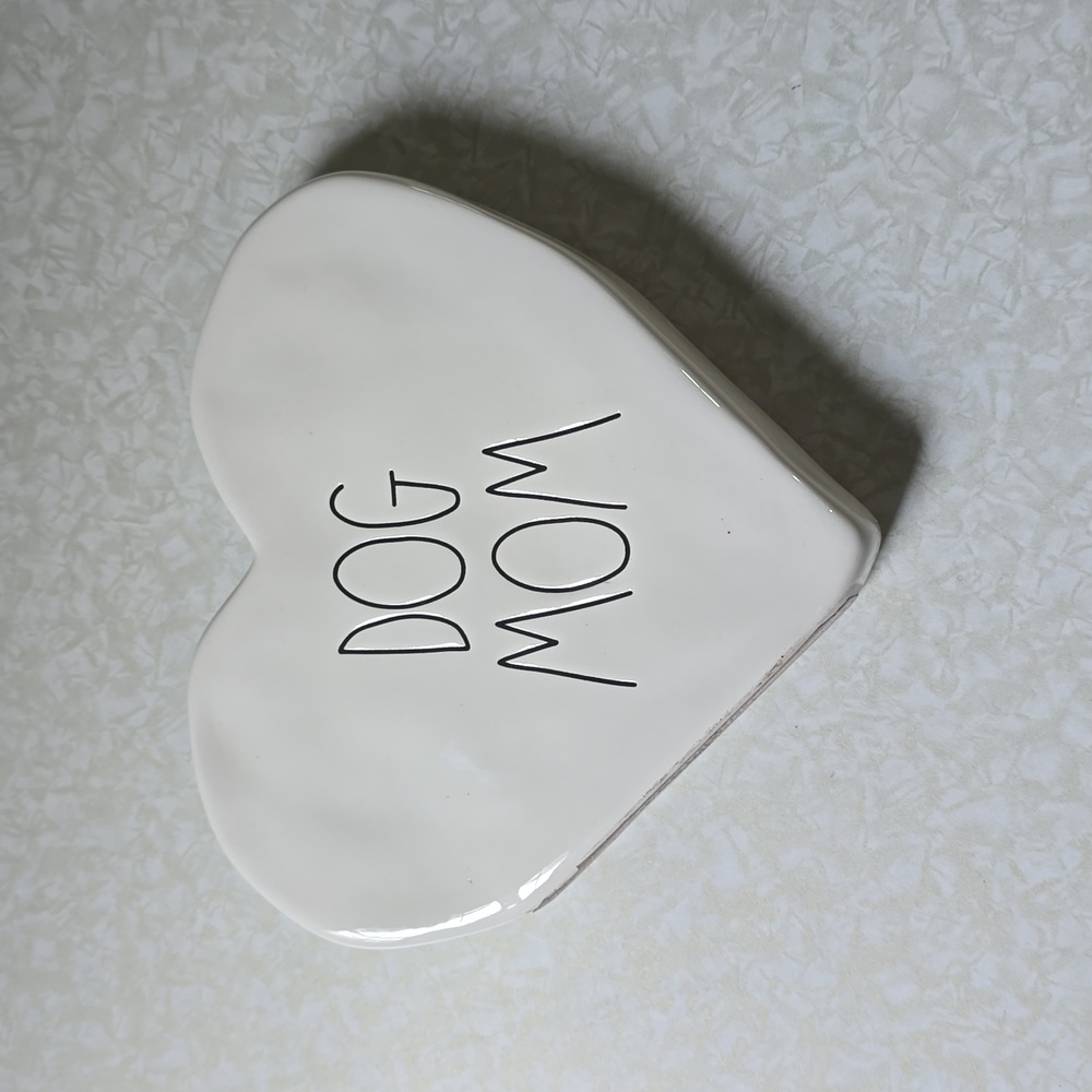 Dog Mom Rae Dunn‎ Heart Shaped Figurine